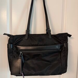 Samsonite Black Travel or Work Tote with Zippered Pockets and Storage for Laptop
